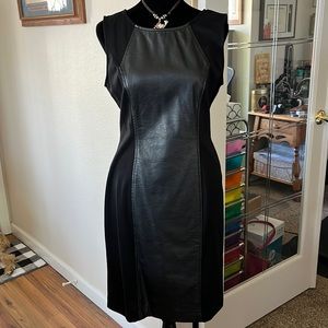 Beautiful Curve Hugging Little Black Dress 🔥